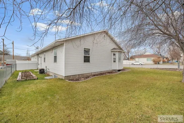 $325,000 | 855 East Walnut Street, Pocatello, ID 83201