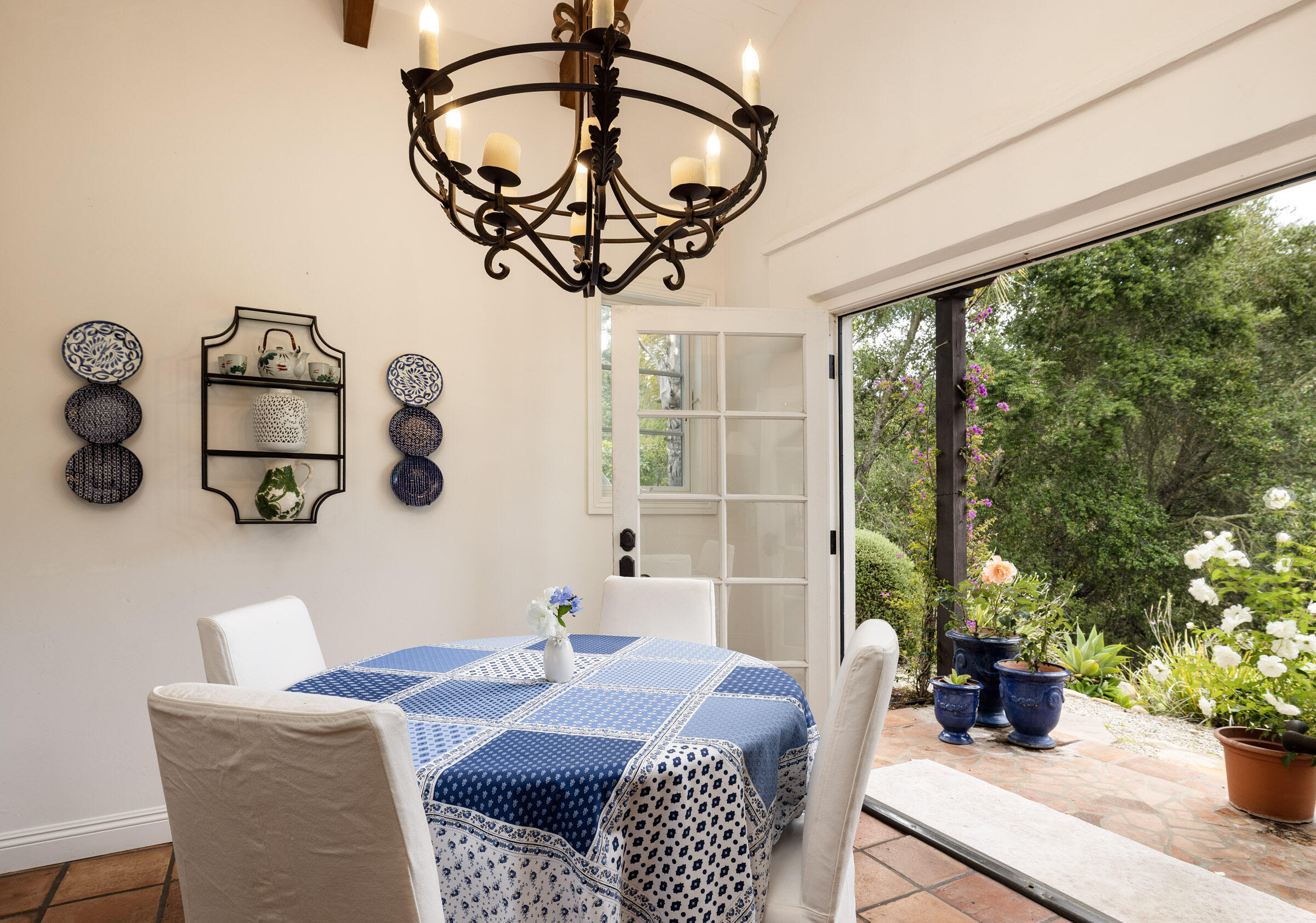 655 Coyote Road Santa Barbara, CA 93108 - Photo 9 of 38 655 Coyote Rd_0027