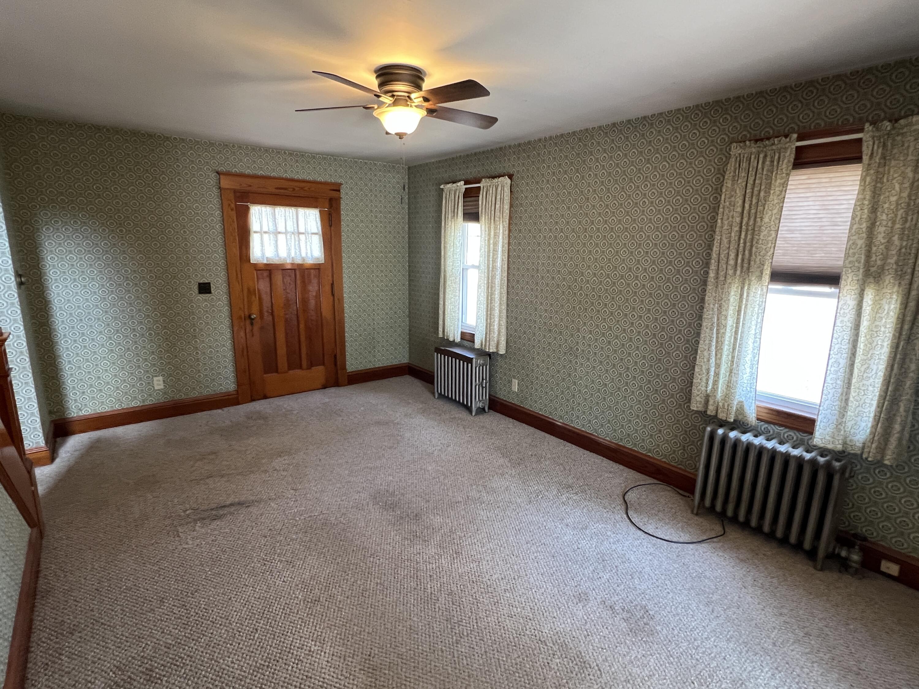 36 Main Street Oakland, ME 04963 - Photo 10 of 14 Living