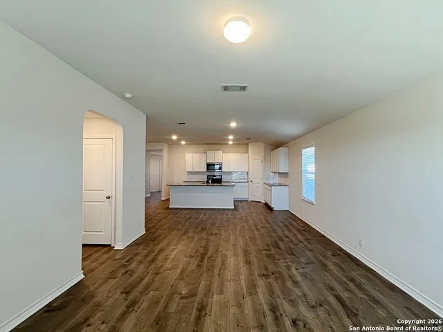 $1,700 | 13322 Whisper Bend, San Antonio, TX 78252