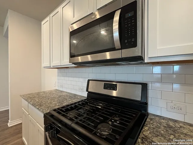 $1,700 | 13322 Whisper Bend, San Antonio, TX 78252