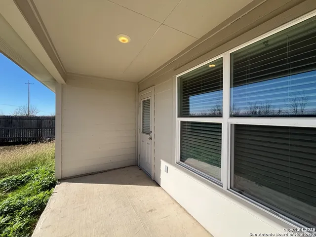 $1,700 | 13322 Whisper Bend, San Antonio, TX 78252