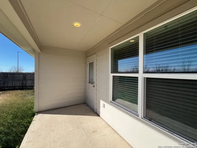 $1,700 | 13322 Whisper Bend, San Antonio, TX 78252