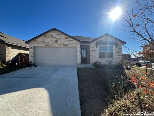 $1,700 | 13322 Whisper Bend, San Antonio, TX 78252
