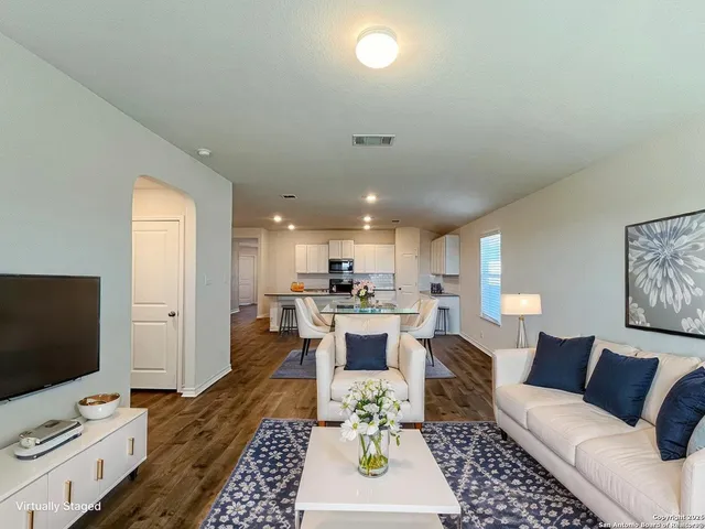 $1,700 | 13322 Whisper Bend, San Antonio, TX 78252