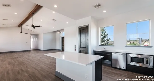 $1,700 | 13322 Whisper Bend, San Antonio, TX 78252