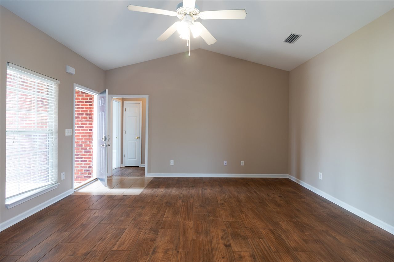 6883 Crimson Ridge Street Gulf Shores, AL 36542 - Photo 4 of 23 Living Room