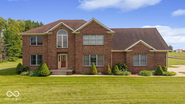 $555,000 | 3877 Meadowbrook Drive, Seymour, IN 47274