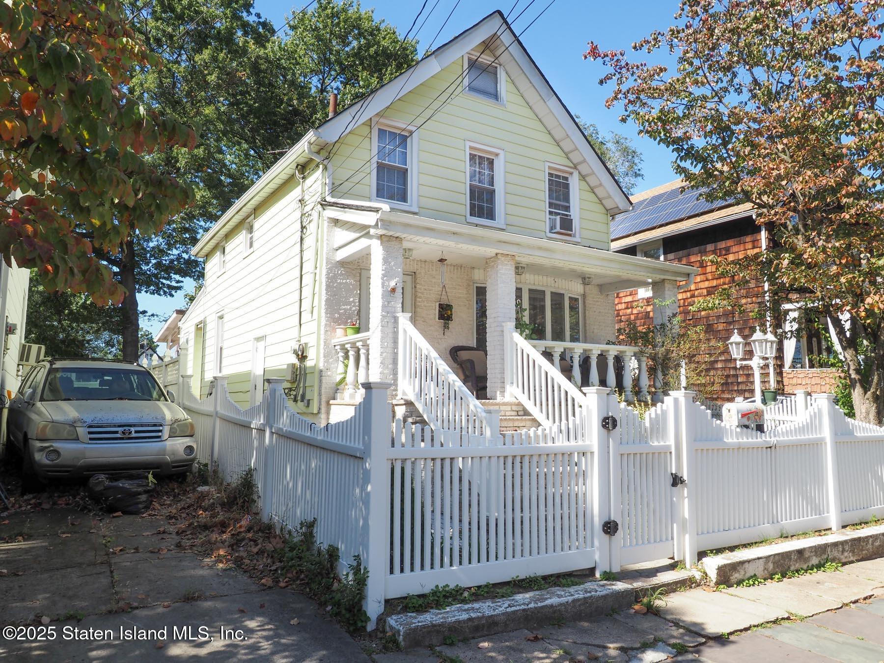 70 Simonson Avenue Staten Island, NY 10303 - Photo 2 of 14 PA033139