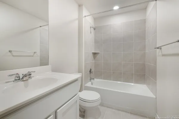 $2,300 | 5619 Chase, San Antonio, TX 78266