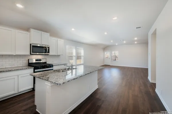 $2,300 | 5619 Chase, San Antonio, TX 78266