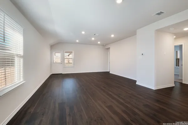 $2,300 | 5619 Chase, San Antonio, TX 78266