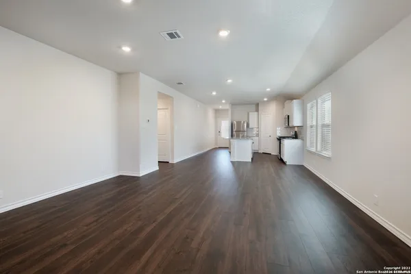 $2,300 | 5619 Chase, San Antonio, TX 78266