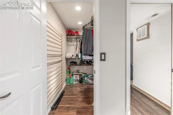 a very nice looking room with a hallway
