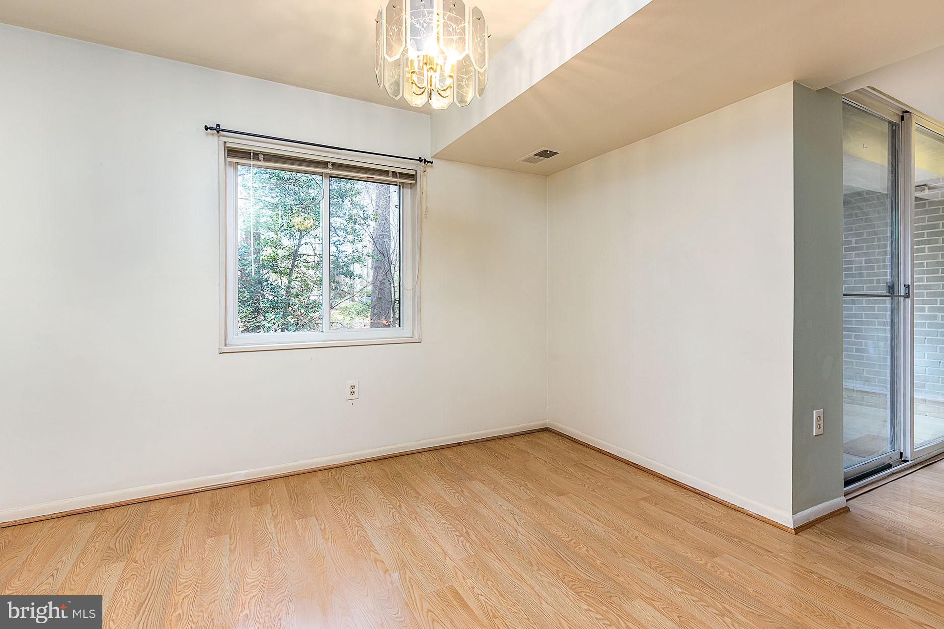 1530 Northgate Square, Unit 2A Reston, VA 20190 - Photo 8 of 22 LIGHT AND BRIGHT