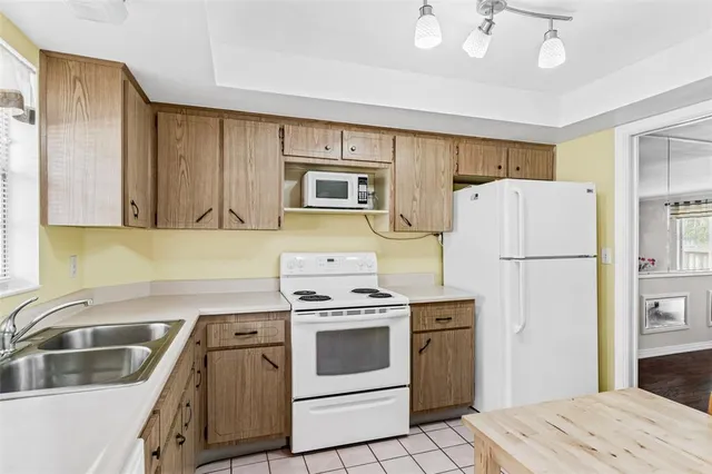 $235,000 | 147 Bluff View Drive, Unit 206, Belleair Bluffs, FL 33770