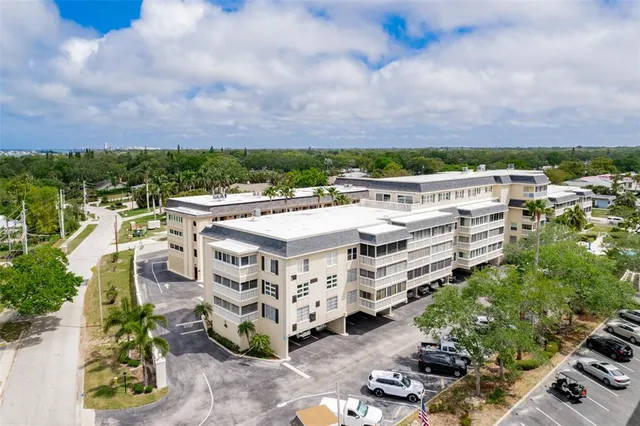 $235,000 | 147 Bluff View Drive, Unit 206, Belleair Bluffs, FL 33770