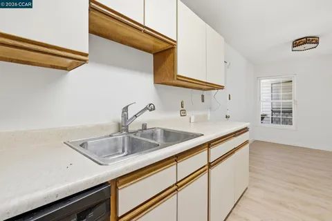 $399,000 | 507 Los Cerritos Drive, Vallejo, CA 94589
