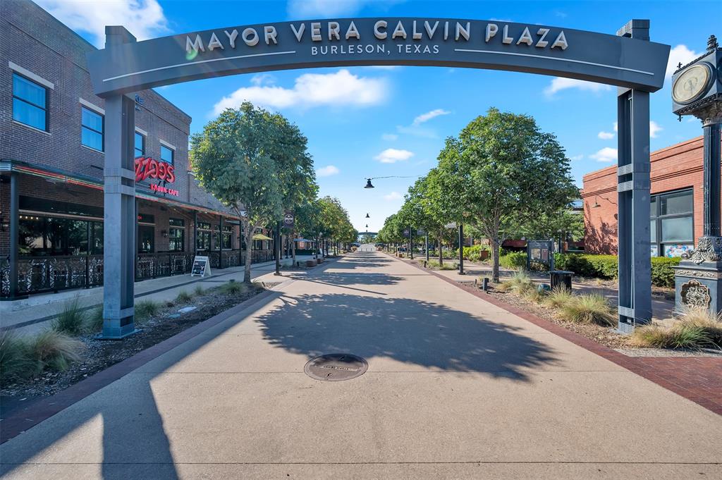 5980 Retta Mansfield Road Burleson, TX 76028 - Photo 17 of 29