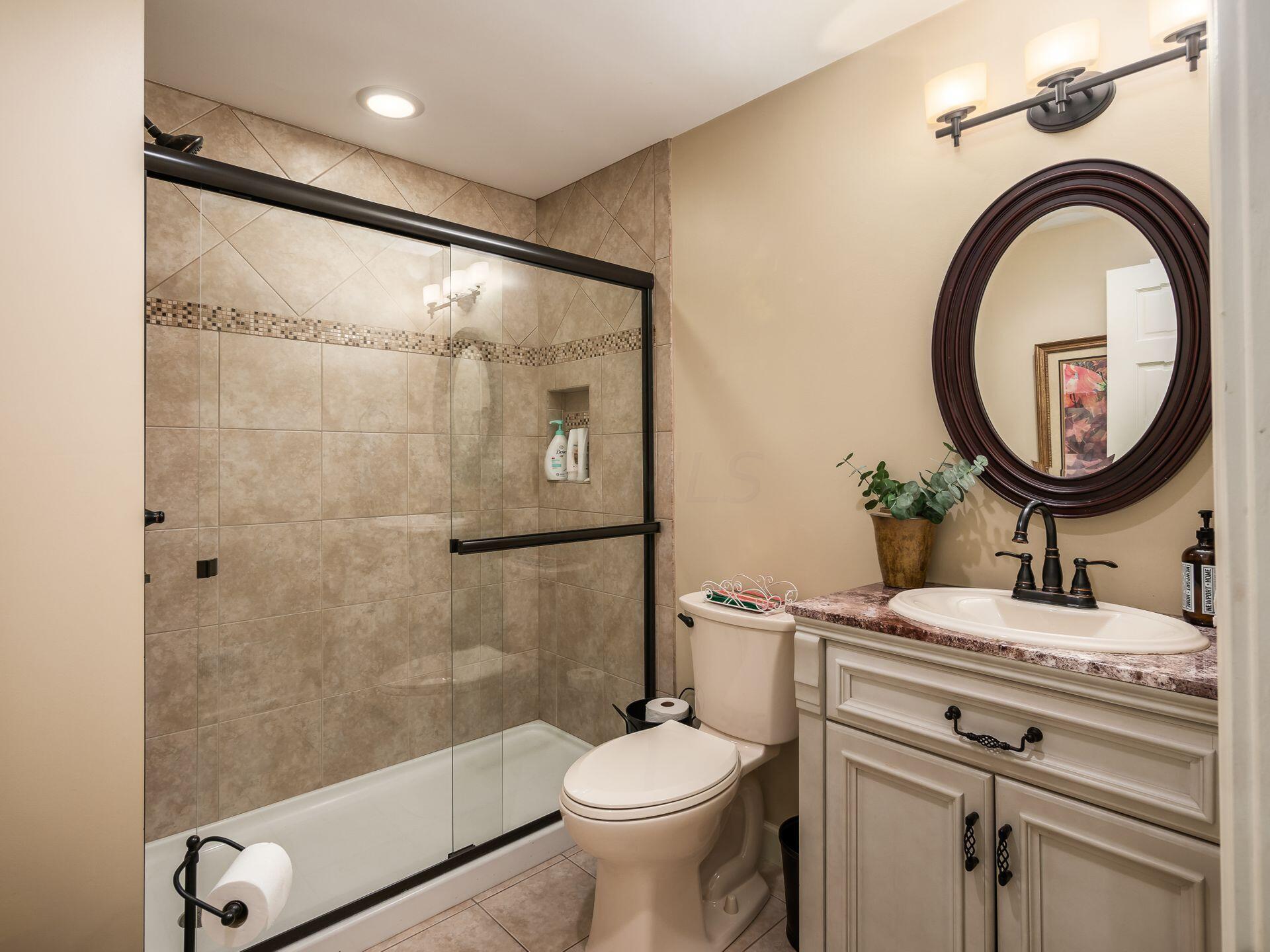 1544 Guilford Road Columbus, OH 43221 - Photo 31 of 76 First Floor Full Bathroom