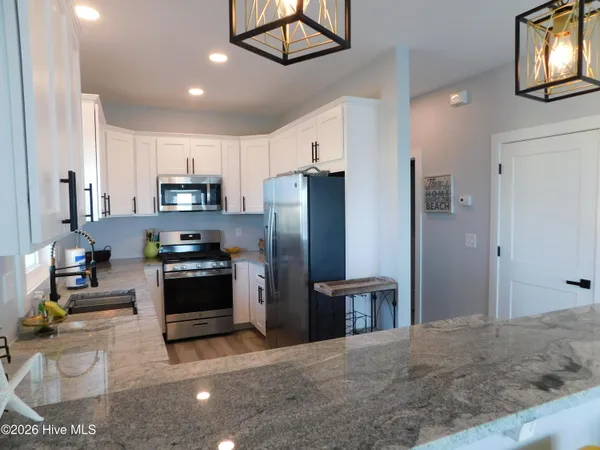 $2,500 | 142 South Ferry Dock Road, Unit B, Harkers Island, NC 28531