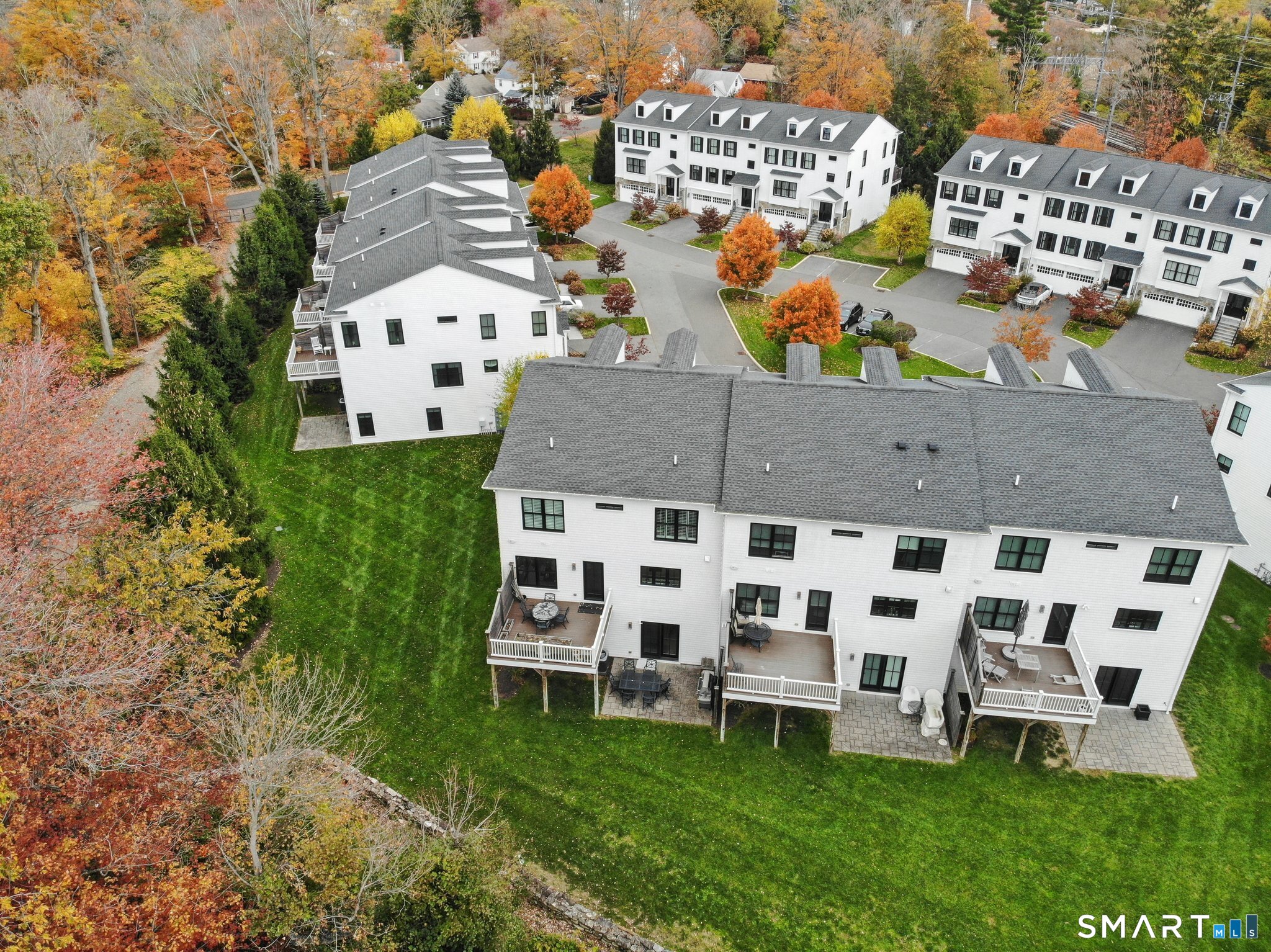 485 Westway Road, Unit 485 Fairfield, CT 06890 - Photo 37 of 39 a aerial view of a house with a garden