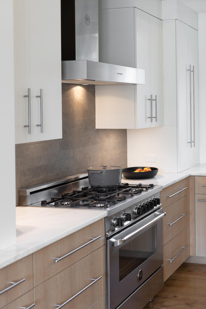 2421 Old Georgetown Road Mount Pleasant, SC 29466 - Photo 16 of 56 Bertazzoni Range