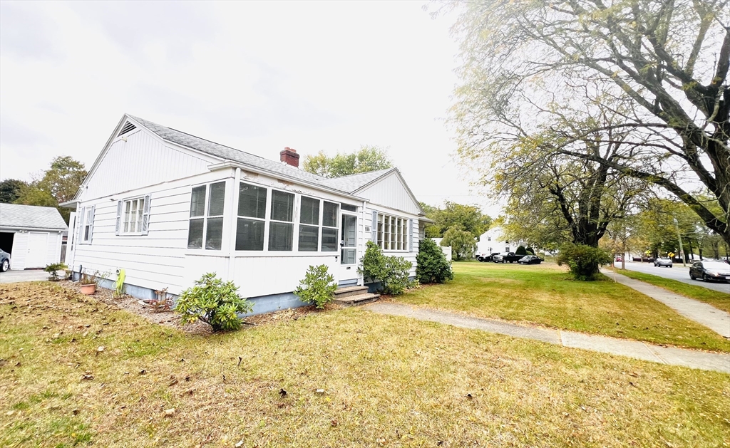 188 Parker Street Springfield, MA 01151 - Photo 3 of 19 Gallery Image 3