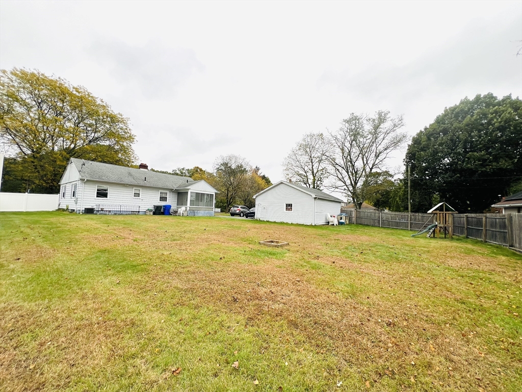 188 Parker Street Springfield, MA 01151 - Photo 5 of 19 Gallery Image 5