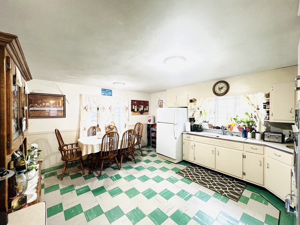 188 Parker Street Springfield, MA 01151 - Photo 8 of 19 Gallery Image 8