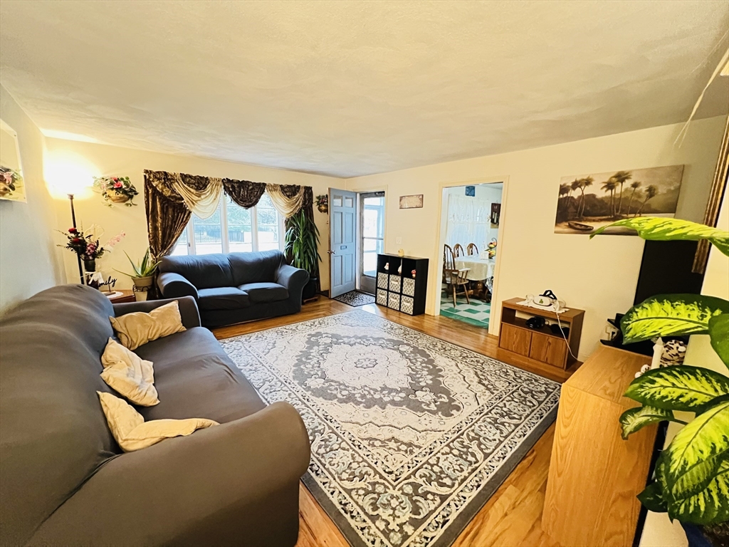 188 Parker Street Springfield, MA 01151 - Photo 9 of 19 Gallery Image 9