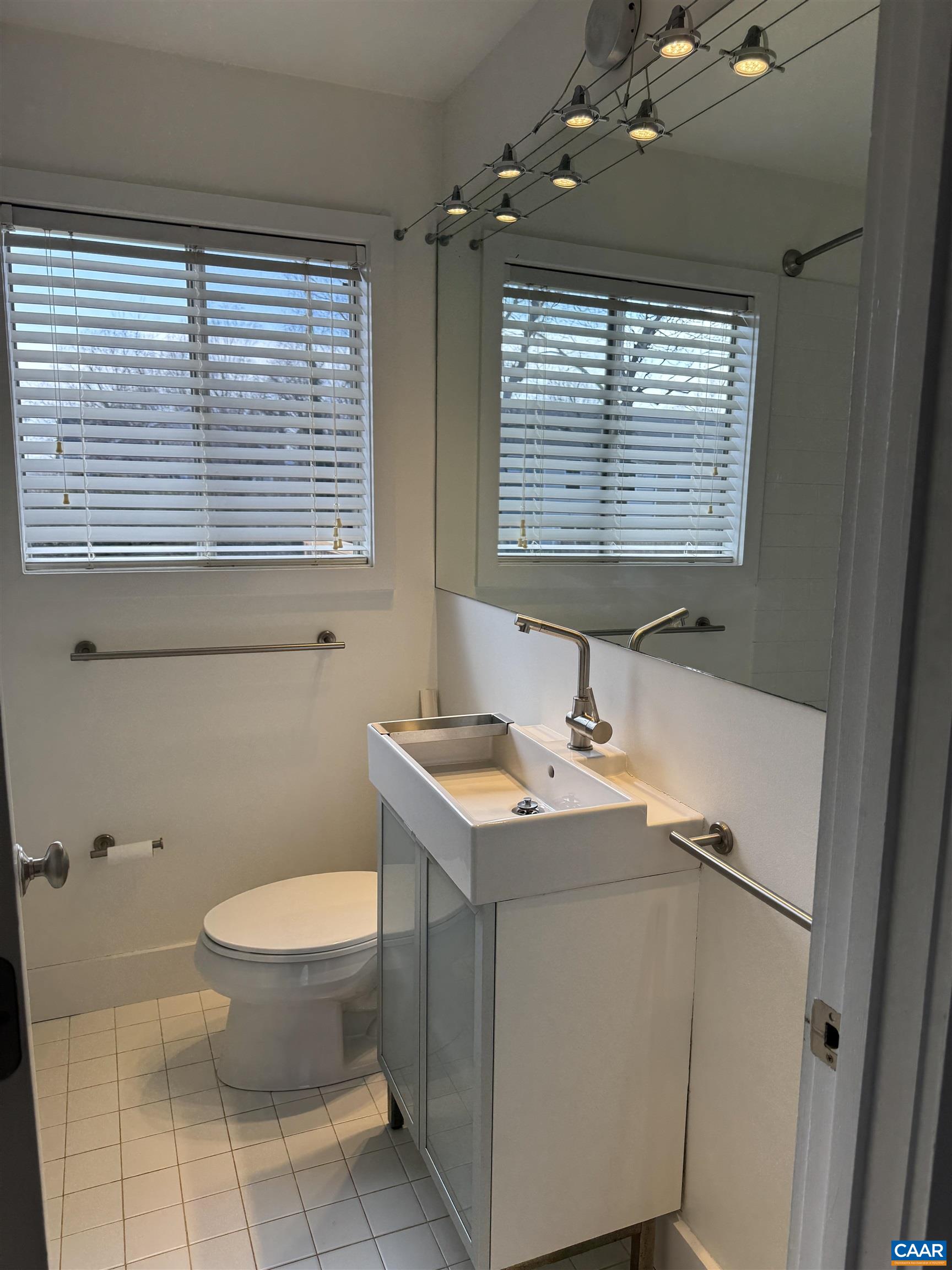 402 Harris Road Charlottesville, VA 22903 - Photo 7 of 10 Bathroom
