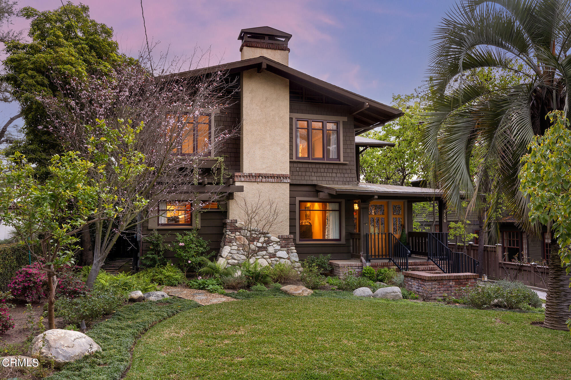 556 La Loma Road, Pasadena, CA 91105 Compass