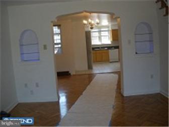 5248 Westford Road Philadelphia, PA 19120 - Photo 2 of 12 Living Room
