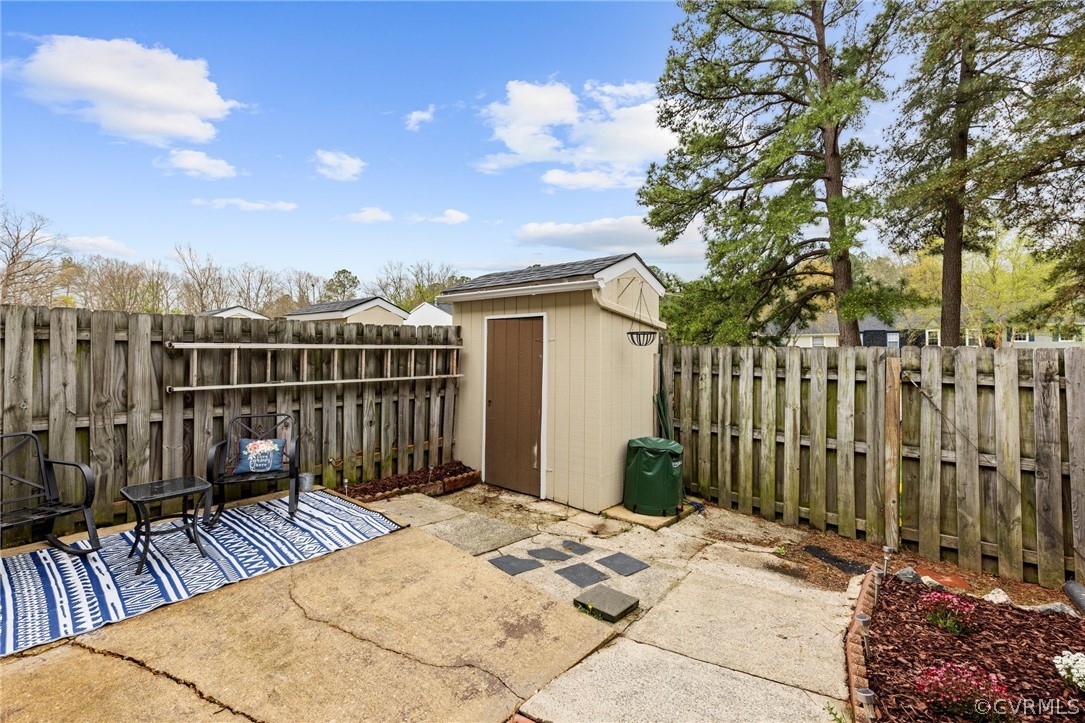 1413 Ransco Road North Chesterfield, VA 23235 - Photo 23 of 24 a view of a balcony with a pot