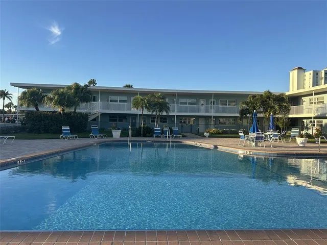 $2,500 | 300 64th Avenue, Unit 318, St. Pete Beach, FL 33706