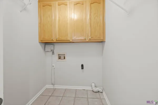 $2,250 | 18596 White Oak Drive, Prairieville, LA 70769
