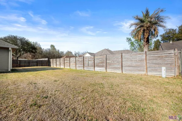 $2,250 | 18596 White Oak Drive, Prairieville, LA 70769