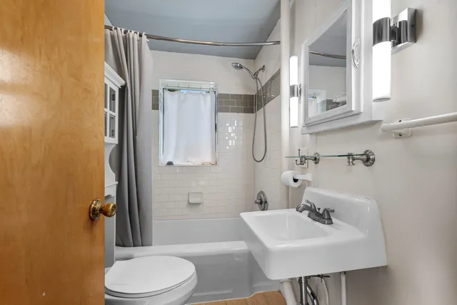 $206,900 | 285 Division Street, Algoma, WI 54201