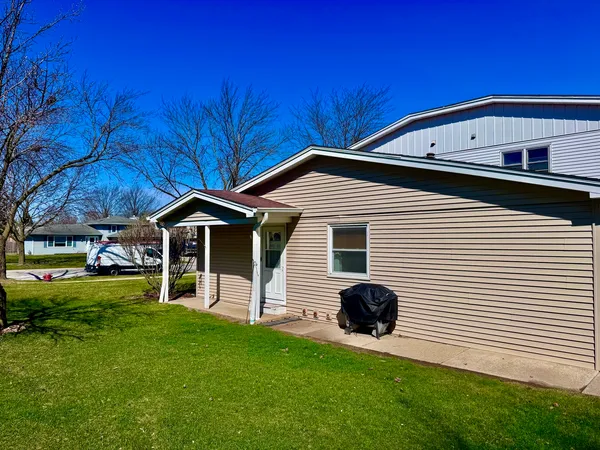 $230,000 | 19545 116th Avenue, Unit A, Mokena, IL 60448