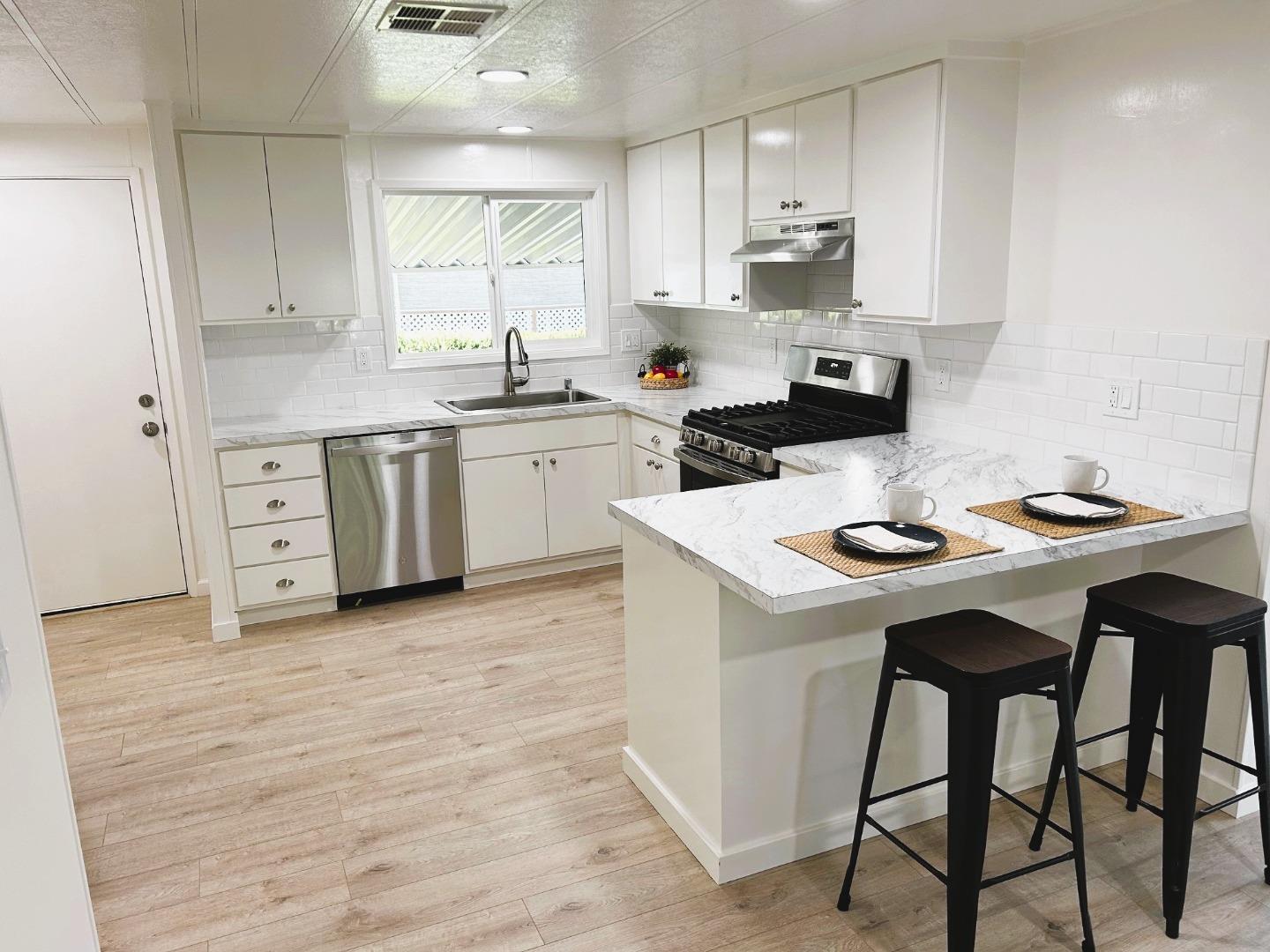 29071 Aztec Road Hayward, CA 94544 - Photo 3 of 20 Gallery Image 3