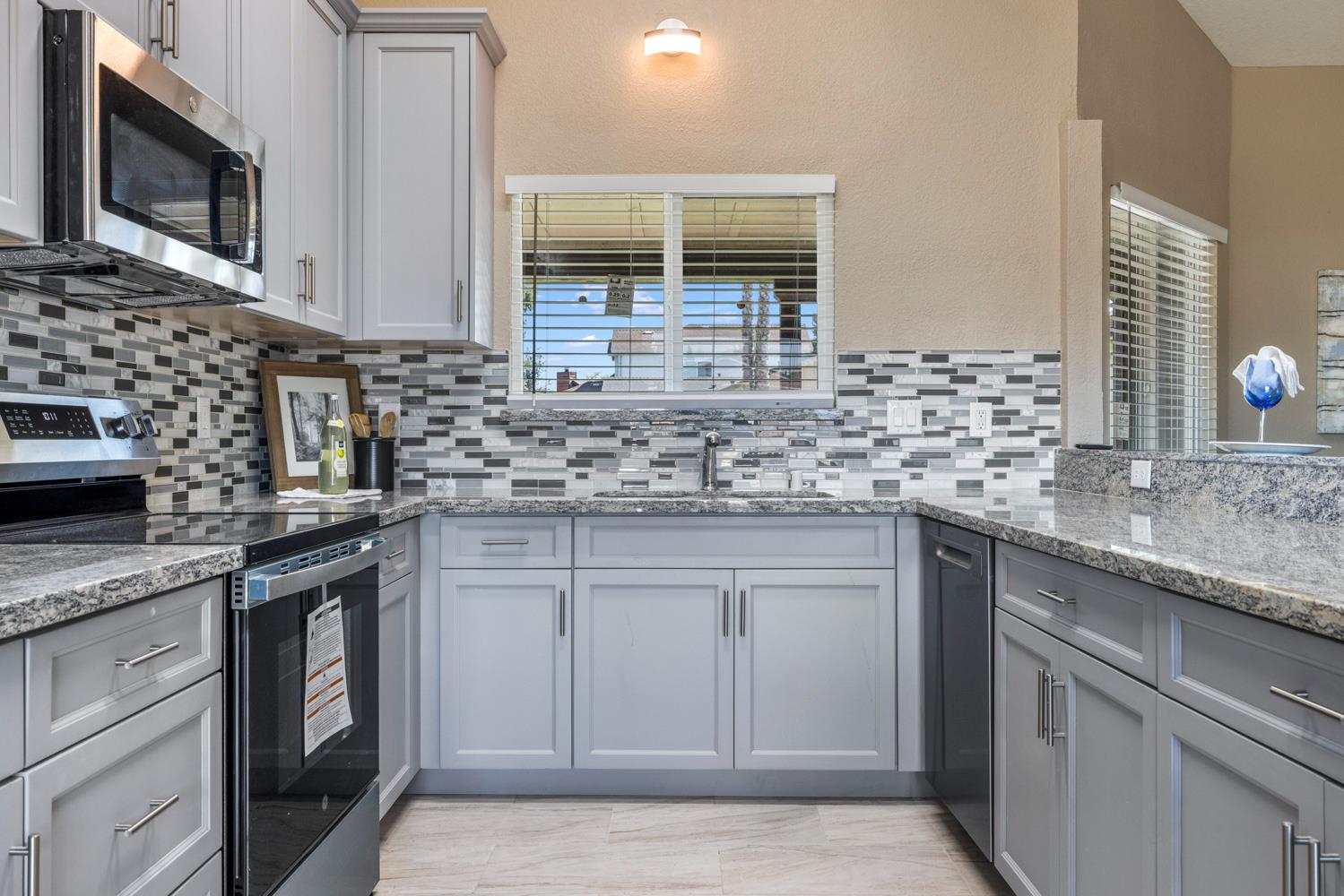 5701 Casaba Way Keyes, CA 95328 - Photo 15 of 34