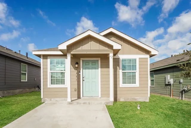 $1,275 | 5445 Verdugos Place, San Antonio, TX 78244