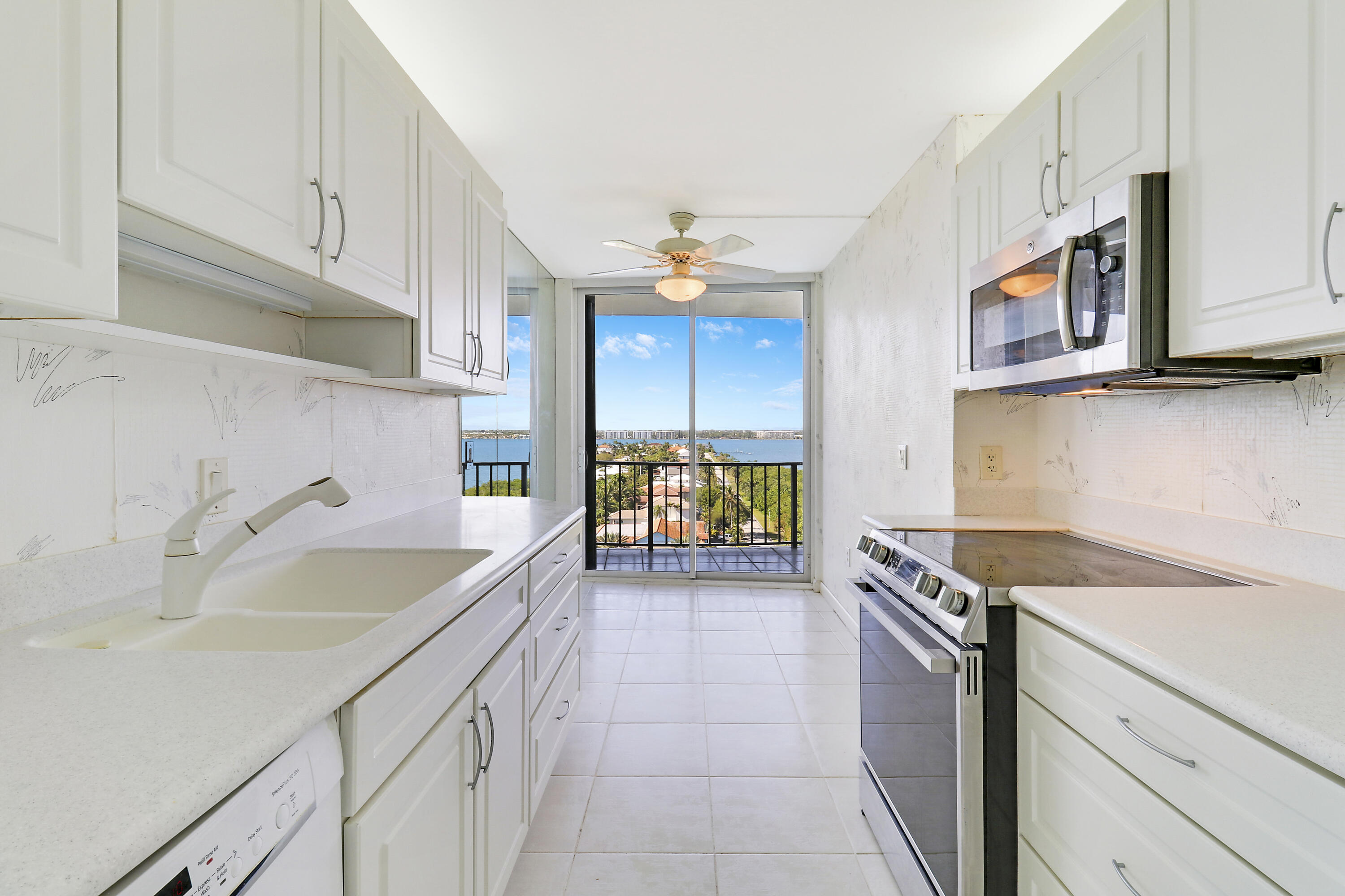 4200 North Ocean Drive, Unit 21005 Riviera Beach, FL 33404 - Photo 34 of 54 House1-20