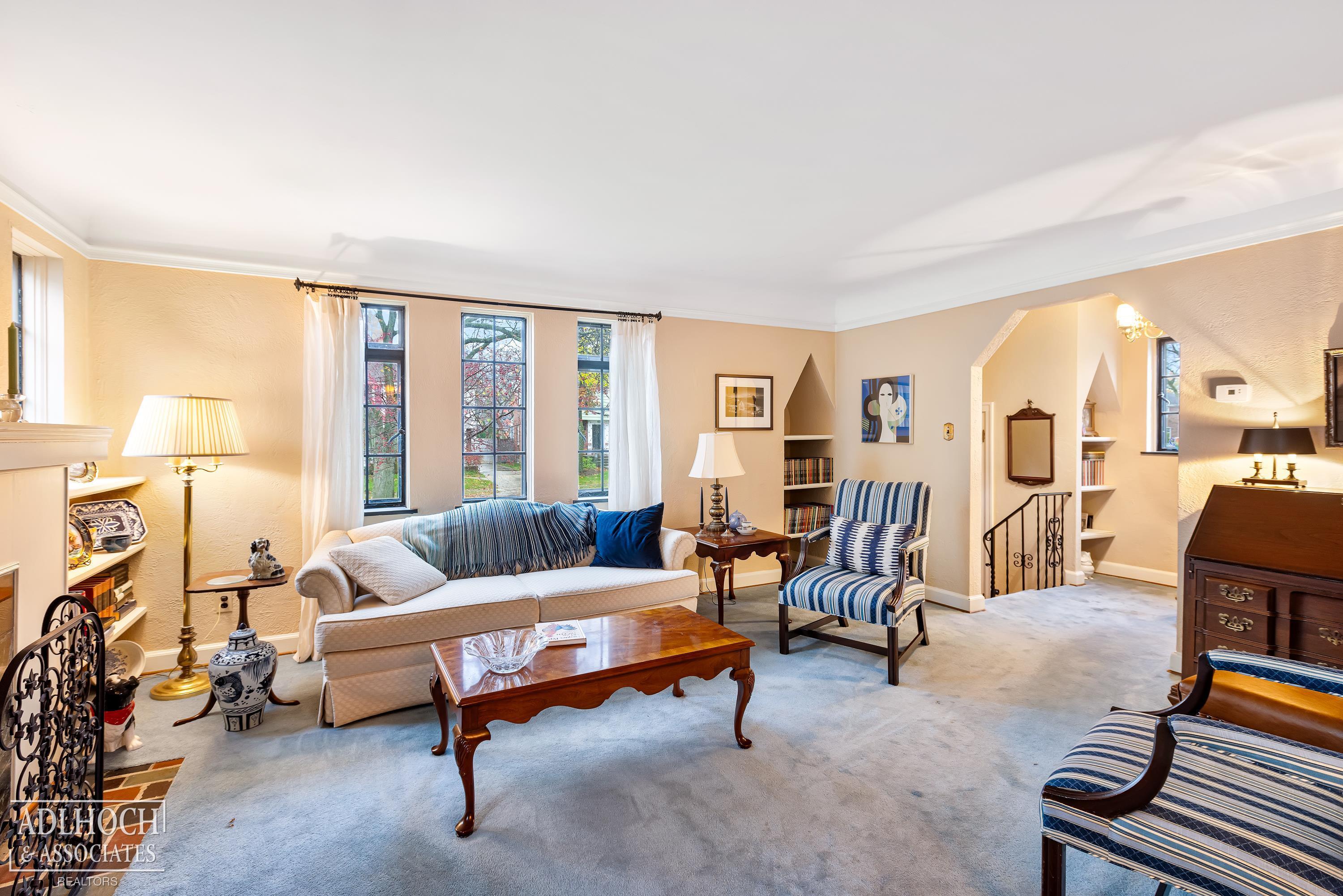 913 Fisher Road Grosse Pointe, MI 48230 - Photo 8 of 34 50161548-00c280b7-22b8-4811-a67a-2eab2ffcce84.JPG