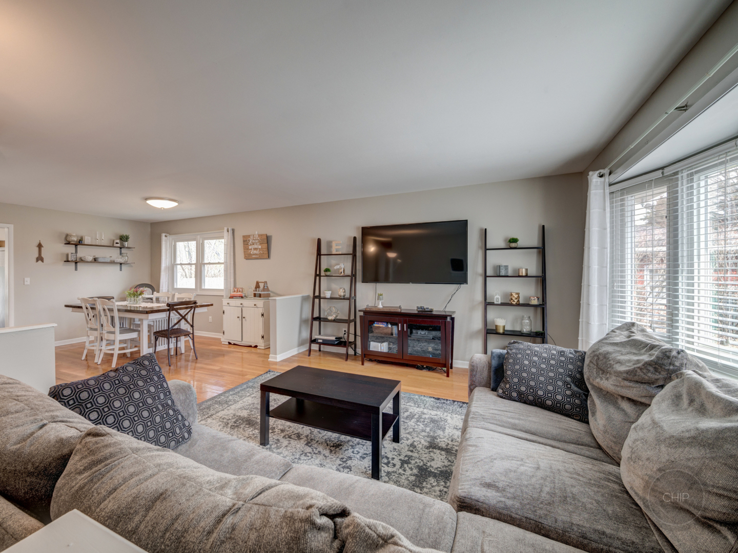 617 Southgate Road New Lenox, IL 60451 - Photo 2 of 30