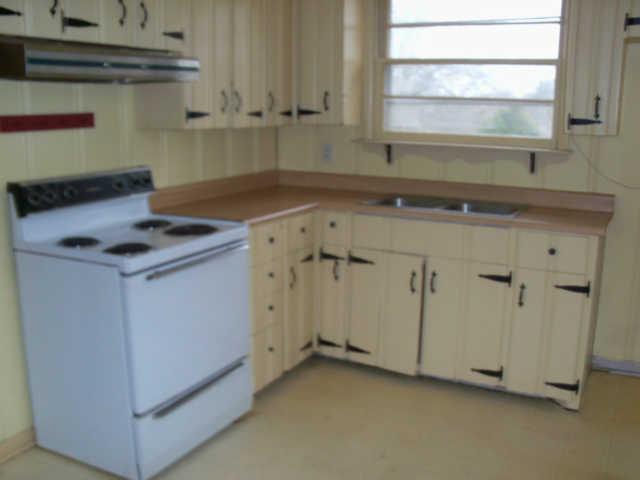 802 East Campbell Road Madison, TN 37115 - Photo 3 of 11 Kitchen
