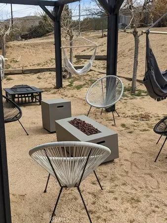 $2,400 | 61471 El Cajon Drive, Joshua Tree, CA 92252