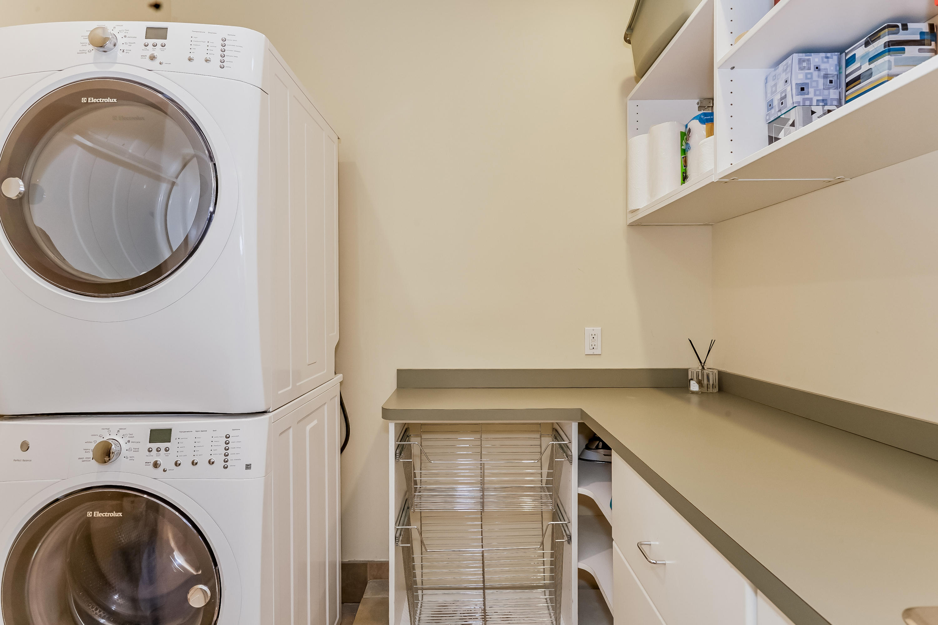 741 Hollow Tree Ridge Road Darien, CT 06820 - Photo 43 of 60 a utility room with dryer and washer