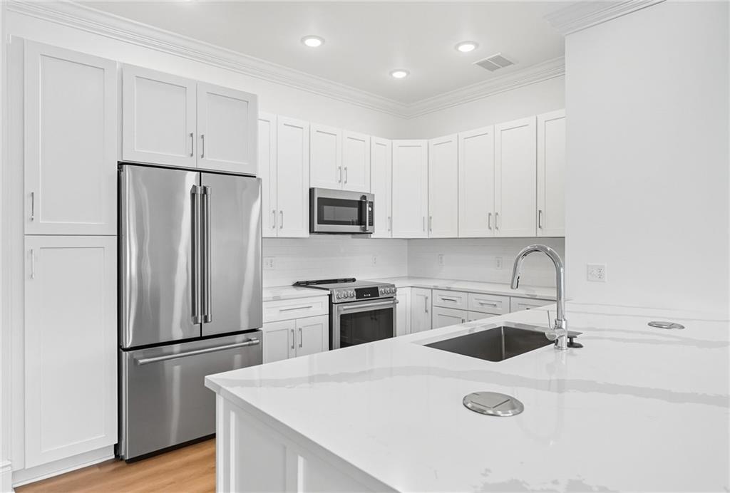 1 1st Street, Unit 103 Oakmont, PA 15139 - Photo 6 of 40